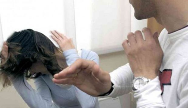 senorb-and-igrave-aggredisce-madre-e-sorella