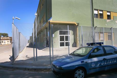 Porto Pino porto-pino-sbarcati-8-algerini