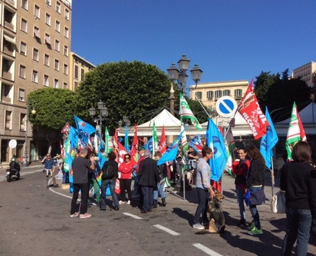 Grande distribuzione grande-distribuzione-domani-sciopero-dei-commessi