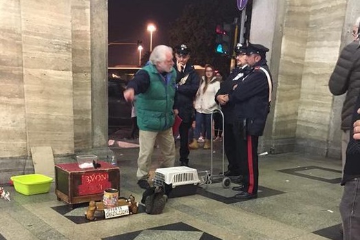 via-roma-leader-animalisti-denuncia-domatore-dei-topolini
