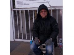 operaio-incatenato-a-natale-donato-casco-alcoa