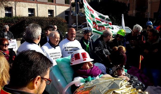 alcoa-presidio-in-viale-trento-pressing-su-glencore