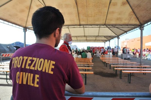 porto-tensostrutture-per-accoglienza-migranti