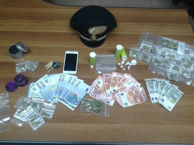 Coca e marijuana coca-e-marijuana-20enne-arrestato