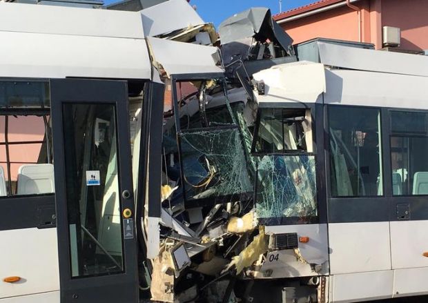 scontro-metro-i-due-mezzi-erano-appena-partiti