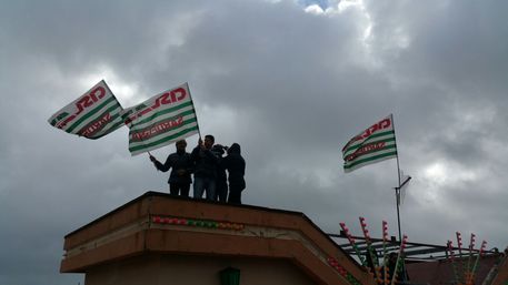 sant-and-rsquo-antioco-lavoratori-bloccano-porticciolo