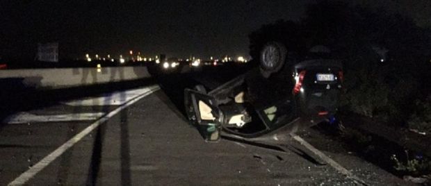 giallo-a-giorgino-auto-ribaltata-in-strada