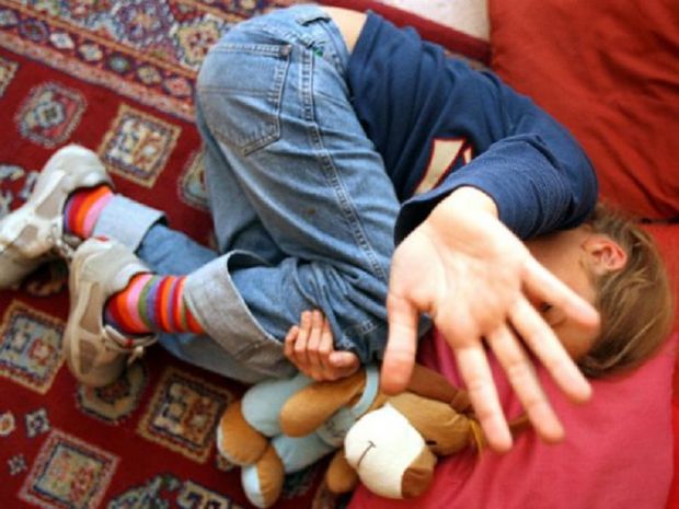 abusa-di-una-13enne-e-molesta-bimba-di-10-arrestato-prof-dell-and-rsquo-hinterland