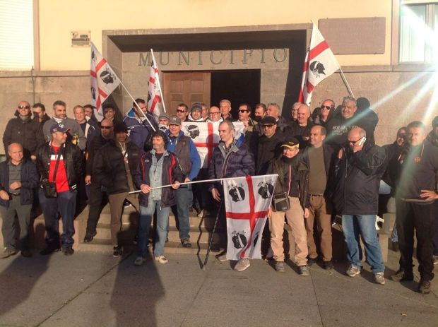 rivolta-sulcis-occupato-comune-a-carbonia