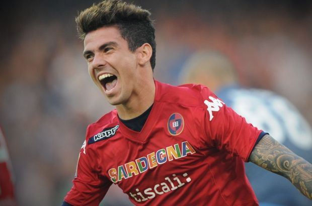 Farias dal dischetto: Cagliari torna in vetta farias-dal-dischetto-cagliari-torna-in-vetta