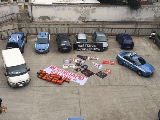 Corteo No Salvini corteo-no-salvini-mazza-matellica-striscioni-rinforzati-e-arance-2-denunciati