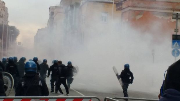 no-salvini-bancomat-distrutti-antifascisti-and-ldquo-ci-dissociamo-and-egrave-stato-un-infiltrato-and-rdquo