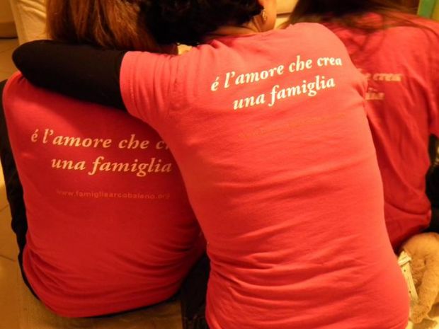 due-mamme-e-tre-figlie-amore-senza-diritti-a-san-valentino