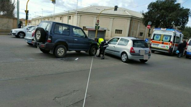incidente-in-viale-poetto-84enne-al-pronto-soccorso