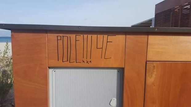 imbratta-arredi-poetto-zedda-and-ldquo-responsabile-rintracciato-grazie-ai-cittadini-and-rdquo