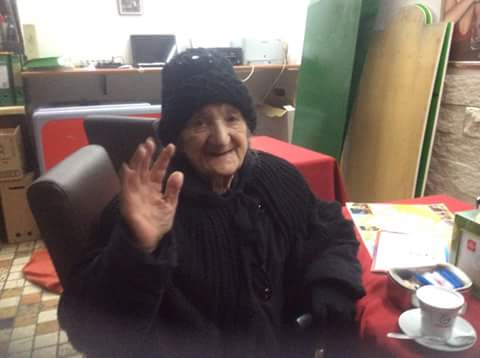 addio-a-angela-deplano-volto-noto-della-marina-e-madre-dello-scrittore-barista-mascia