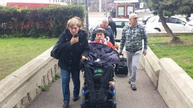 la-lotta-di-usala-in-viale-trento-and-ldquo-i-politici-non-sono-di-parola-and-rdquo