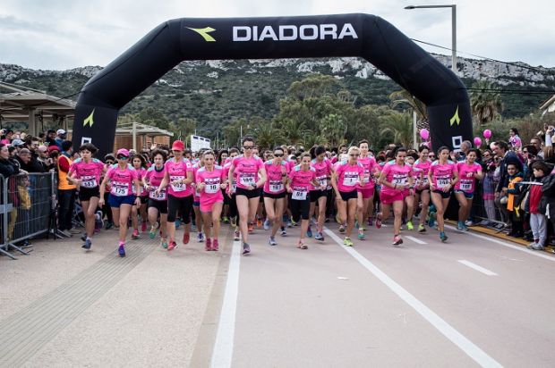solowomanrun-corsa-in-rosa-al-poetto-3-mila-700-partecipanti