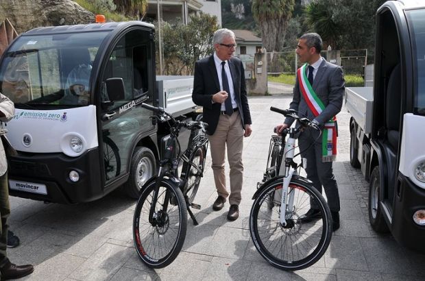 Svolta verde a Sennori svolta-verde-a-sennori-pigliaru-inaugura-parco-mezzi-and-ldquo-green-and-rdquo