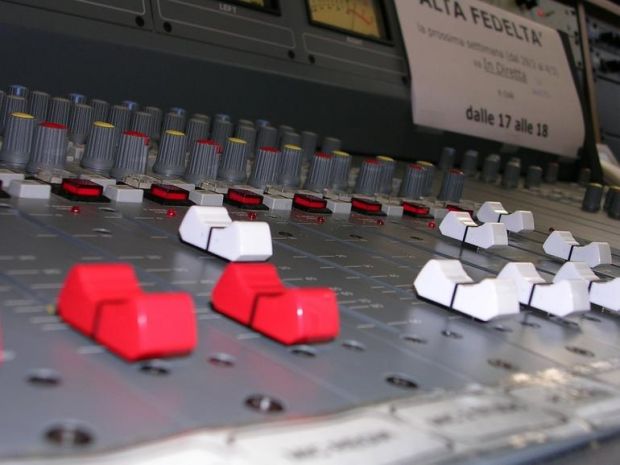 finanziaria-ecco-i-fondi-per-radio-e-testate-on-line