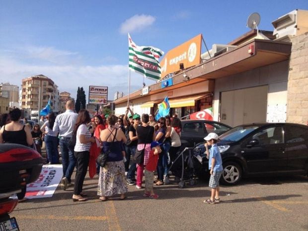 nuova-karel-terzo-giorno-di-sciopero-protesta-in-via-roma