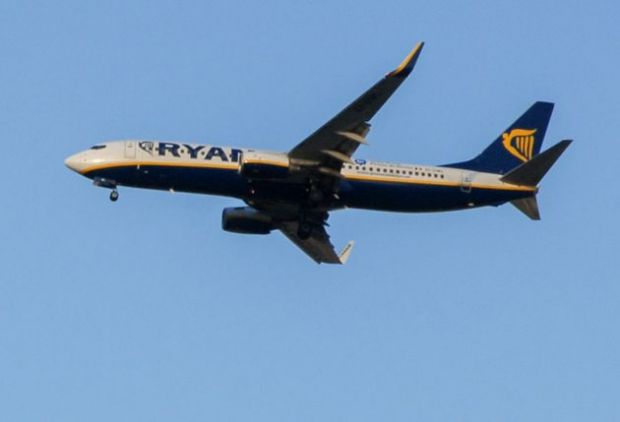 Ryanair ryanair-addio-a-alghero-personale-trasferito
