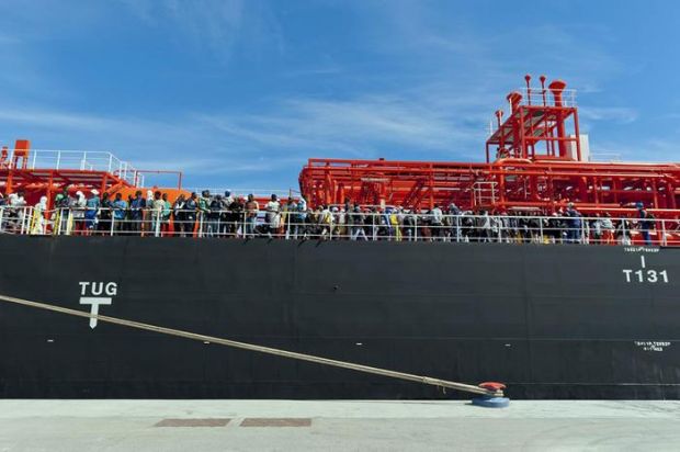 migranti-domattina-al-porto-235-profughi