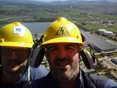 ottana-terzo-giorno-sulla-ciminiera-and-ldquo-lotta-per-i-nostri-figli-and-rdquo