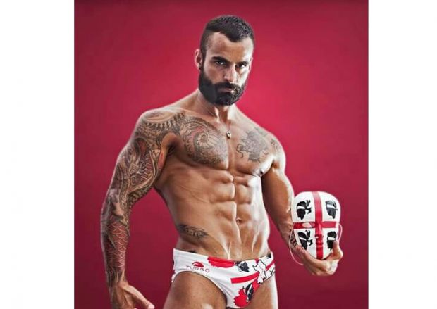 capoterra-mister-muscolo-trionfa-alle-primarie-imbarazzo-nel-m5s