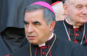 premio-mannironi-a-monsignor-angelo-becciu