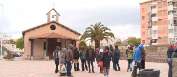 Protesta migranti protesta-migranti-notte-all-and-rsquo-addiaccio-e-bivacco-davanti-a-chiesa