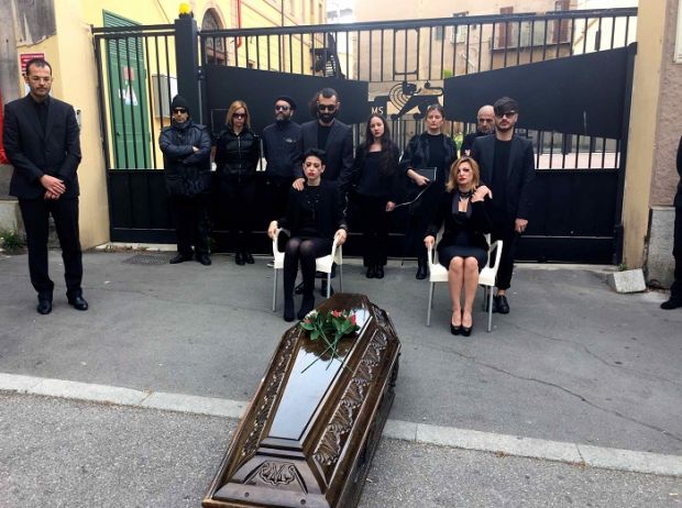 Fabbrica della Creatività fabbrica-della-creativit-and-agrave-ecco-il-funerale-and-ldquo-manifattura-alle-associazioni-culturali-and-rdquo