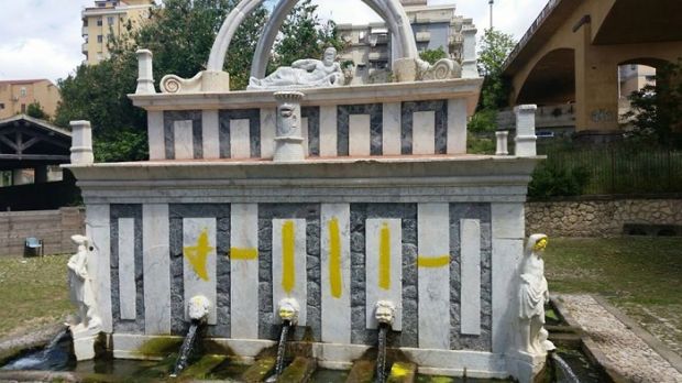 Vernice su Fontana Rosello: colpito un simbolo della città vernice-su-fontana-rosello-colpito-un-simbolo-della-citt-and-agrave