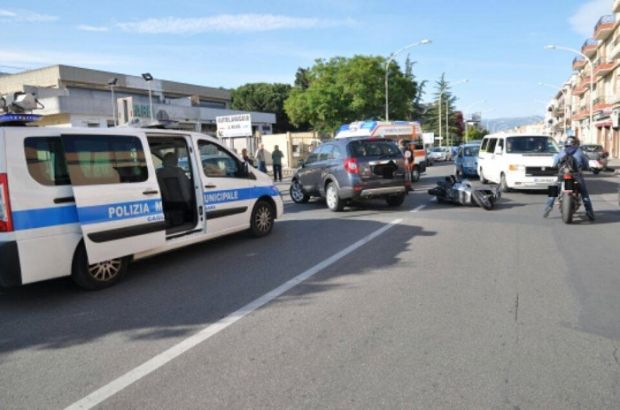 pirri-auto-contro-moto-2-feriti