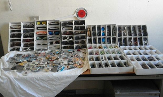 Ambulante abusivo in via Roma ambulante-abusivo-in-via-roma-multa-e-sequestro