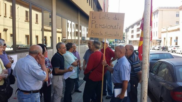 Pensionati in rivolta: “No tagli e più servizi” pensionati-in-rivolta-and-ldquo-no-tagli-e-pi-and-ugrave-servizi-and-rdquo