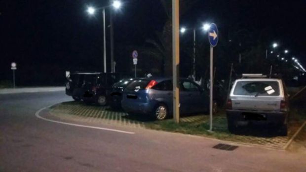 poetto-parcheggi-nelle-aree-verdi-destinate-ai-pedoni-fioccano-le-multe