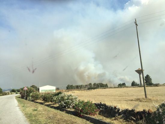 incendi-caldo-alimenta-roghi-sardegna-3-canadair-in-azione