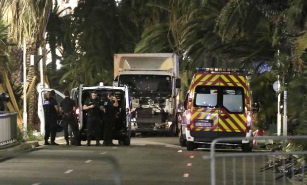 attacco-alla-francia-84-morti-nella-strage-a-nizza