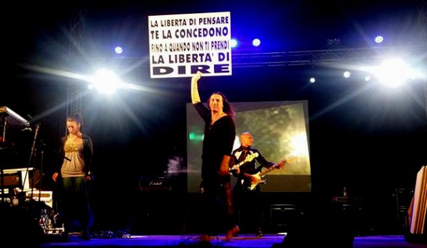 Il coraggio delle idee il-coraggio-delle-idee-povia-in-concerto-conquista-sedilo