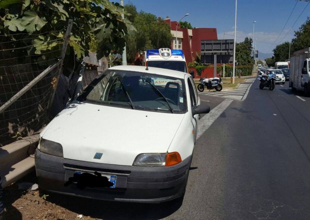 incidente-in-viale-marconi-auto-contro-il-guardrail