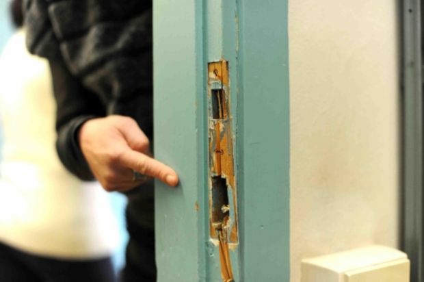 in-trasferta-dal-lazio-due-rom-rubano-in-casa-a-nuoro