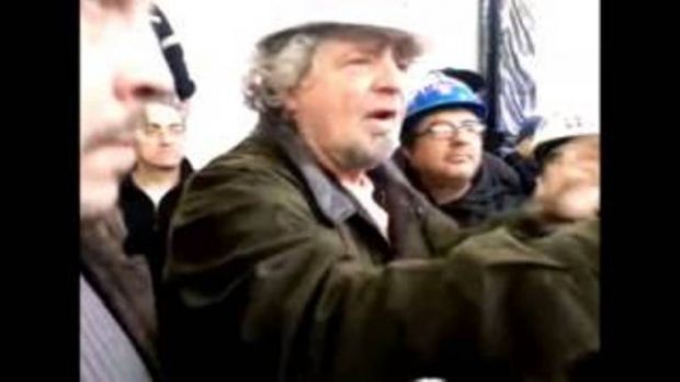 Grillo a imbarchi porto Genova per traghetto Olbia grillo-a-imbarchi-porto-genova-per-traghetto-olbia