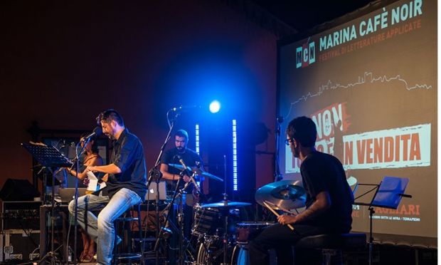 torna-and-quot-marina-caf-and-egrave-noir-and-quot-14-anni-di-libri-musica-e-teatro