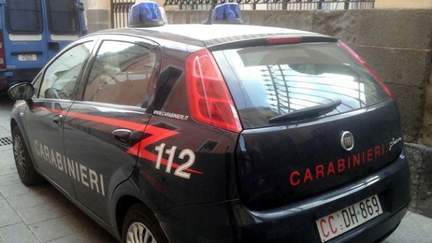 tenta-di-rapinare-coppia-in-auto-arrestato