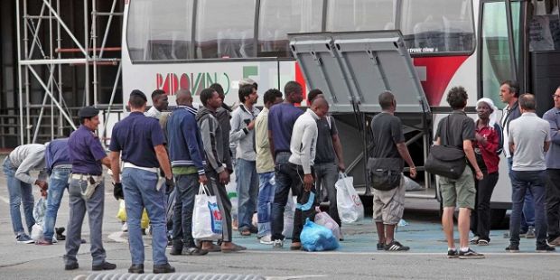 migranti-aumentata-quota-sardegna-di-1-200-unit-and-agrave