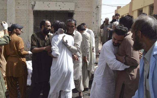 pakistan-11-morti-in-attacco-kamikaze-contro-tribunale