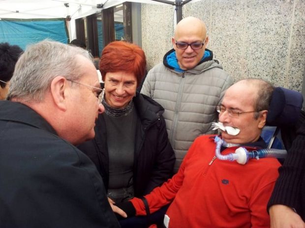 Sla sla-moglie-usala-qualcuno-prenda-in-carico-sue-battaglie