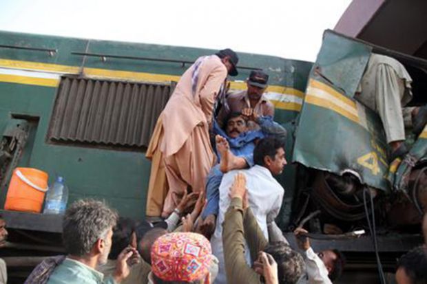 PAKISTAN: SCONTRO FRA TRENI pakistan-scontro-fra-treni-6-morti-e-150-feriti
