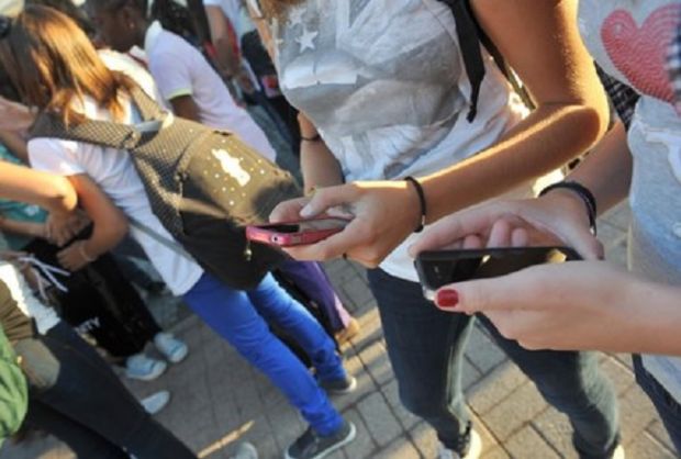 censis-record-di-utenti-internet-pi-and-ugrave-donne-che-uomini
